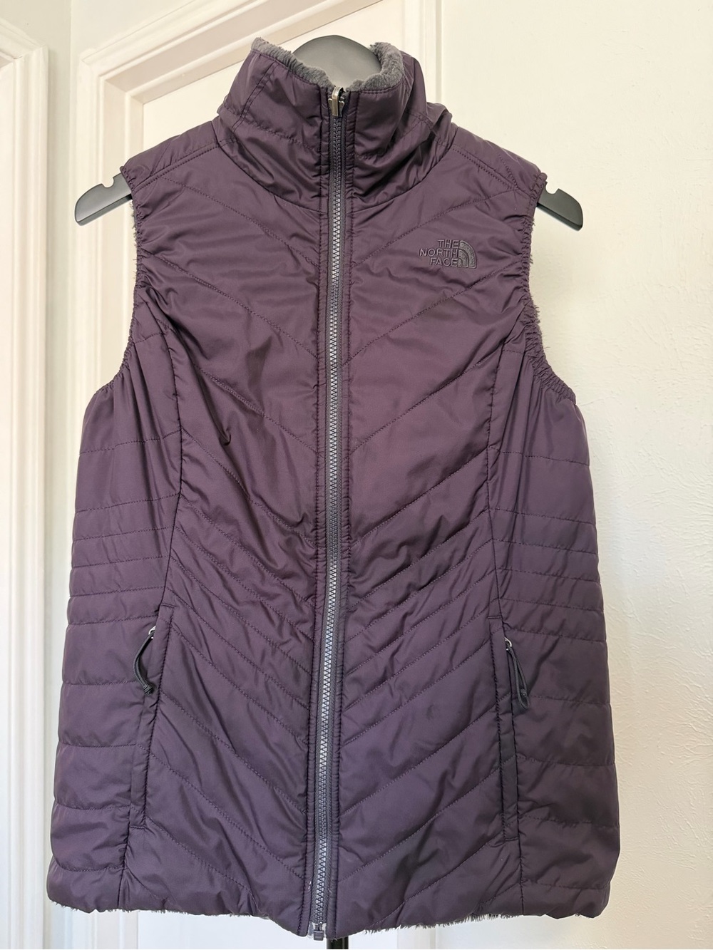 The North Face Women's Heatseeker Mossbud Swirl  Reversible Vest Purple Full Zip